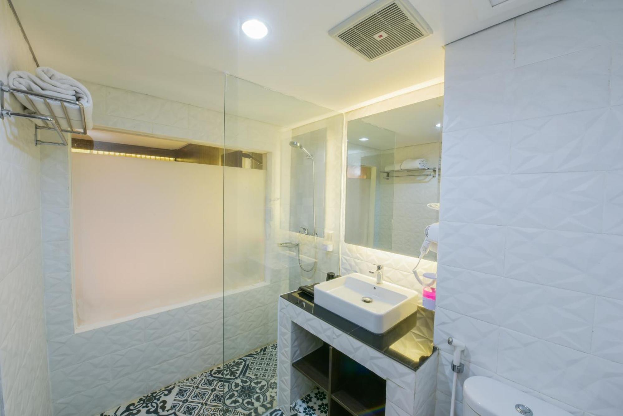 Royal Regantris Cendana Hotel 3*